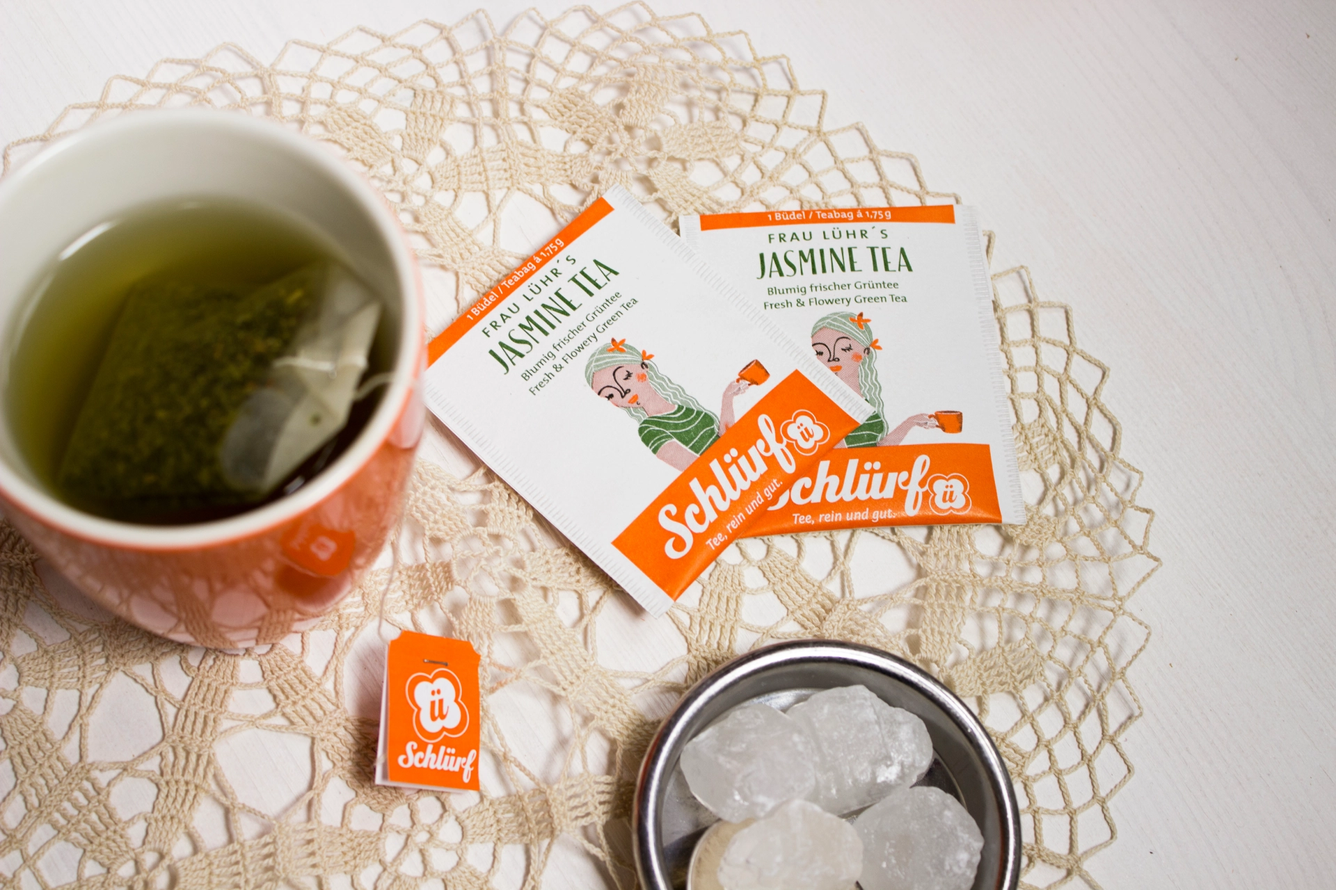 Schlürf Tasse mit dem Schlürf Tee Frau Lühr´s Jasmin Tea
